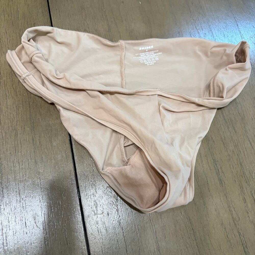 Skims nude bikini bottoms size